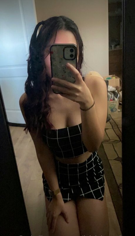 Hiddenr0se OnlyFans geleakte Brüste