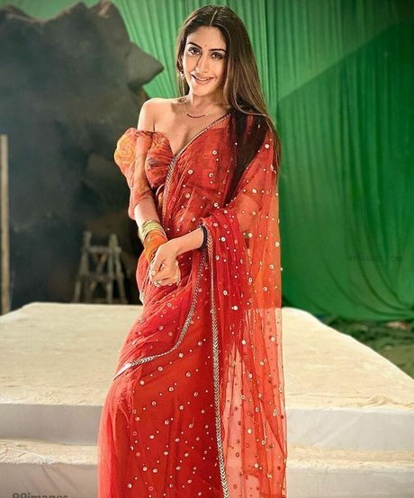 Surbhi Chandna OnlyFans Bilder