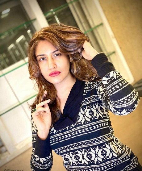Surbhi Chandna Nacktporno OnlyFans