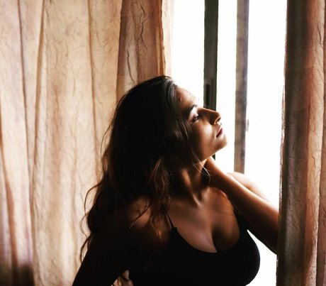 Desi NRI OnlyFans Fotos