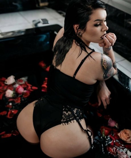 w waifu OnlyFans Nacktfotos