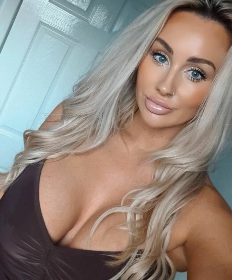 Stephanie Low Neues OnlyFans