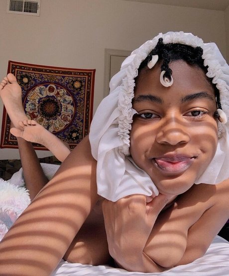 sapiosuccubust OnlyFans Nacktbilder