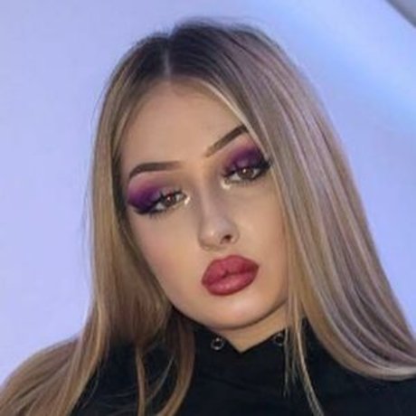 Dzaga OnlyFans Bilder