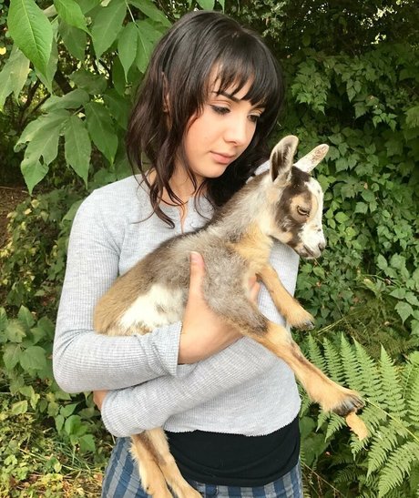 Hannah Marks NSFW OnlyFans