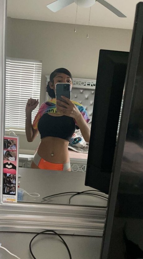 Wetcream OnlyFans Model Bilder