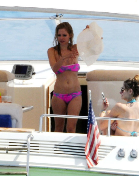 Avril Levigne Leaked OnlyFans Sex