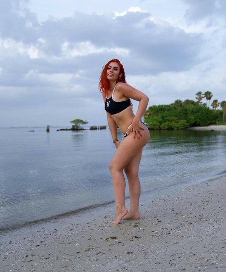 Alicia Atout Nacktbilder auf OnlyFans