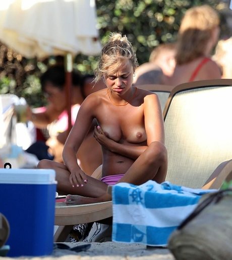 Amelia Windsor Leaks von Nacktbildern auf OnlyFans