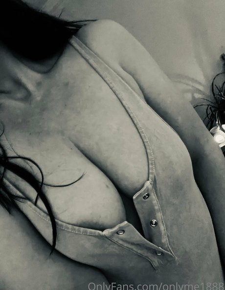 Lawrah Drummond Brüste OnlyFans