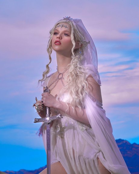 Emma Karla Peet Nur für Fans