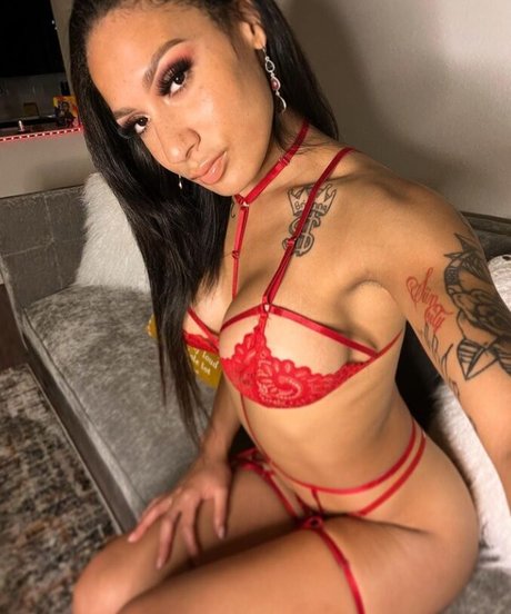 Ferrri Fine OnlyFans-Leaks