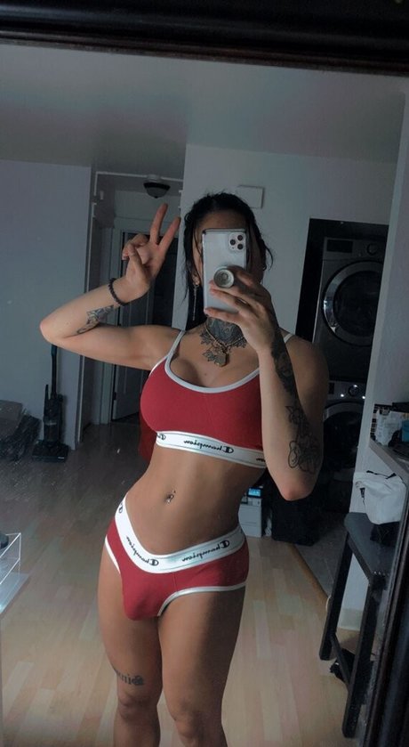 Nova Valentina OnlyFans Inhaltstyp