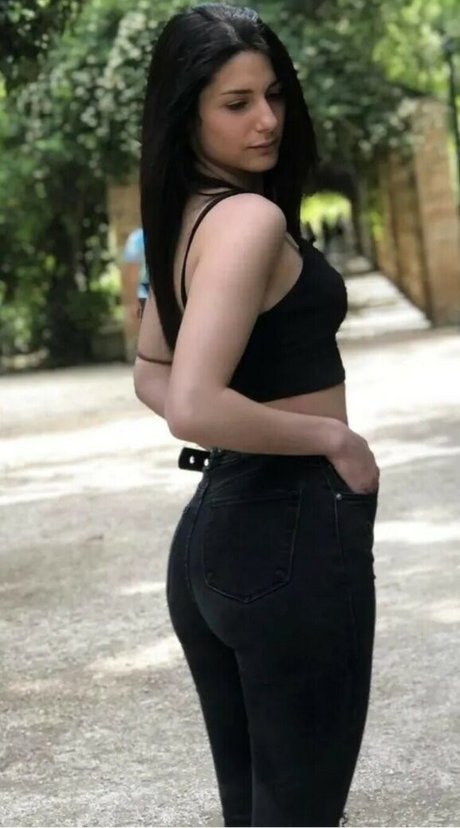 Kwnna kollia OnlyFans Inhalte