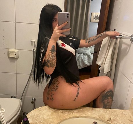 Karlla Fariaz OnlyFans Nacktbilder