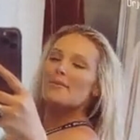 Itsbyrddd OnlyFans Brüste Bild