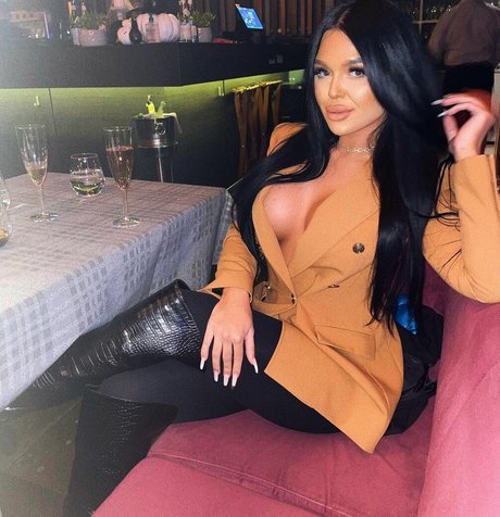 andra dumi OnlyFans-Bilder