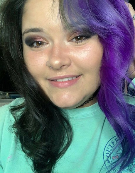 SkyebellaXXX OnlyFans-Inhalte