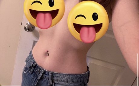 Skyye Blue Nacktbilder von OnlyFans