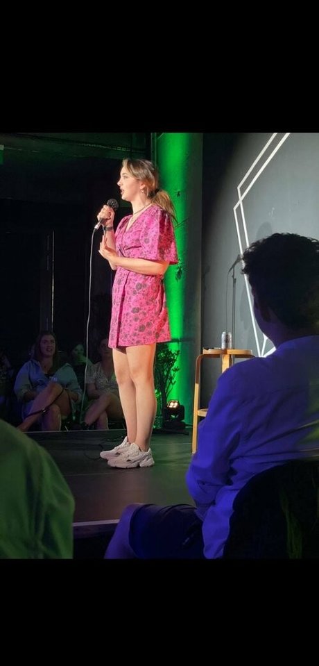 Fern Brady Nacktbilder von OnlyFans geleakt