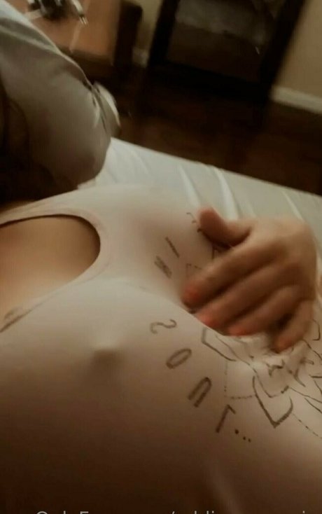 addisonrosevip OnlyFans Brüste Bild