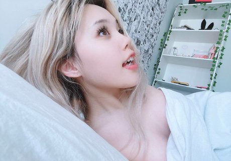 baby jeyy Nacktpornos auf OnlyFans