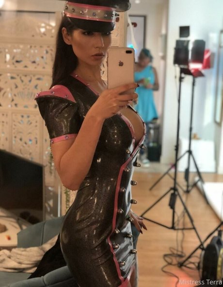 Dominant Mommy OnlyFans geleakt