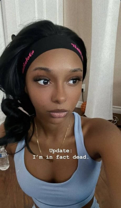 Rave Vanias OnlyFans schlank