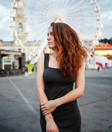 Ave Maria Leaks von Nacktbildern auf OnlyFans