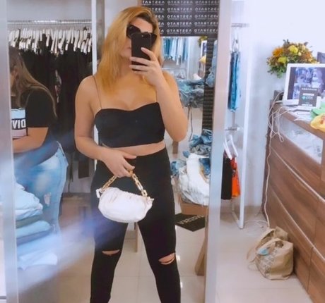 Cikarelly OnlyFans Leaked