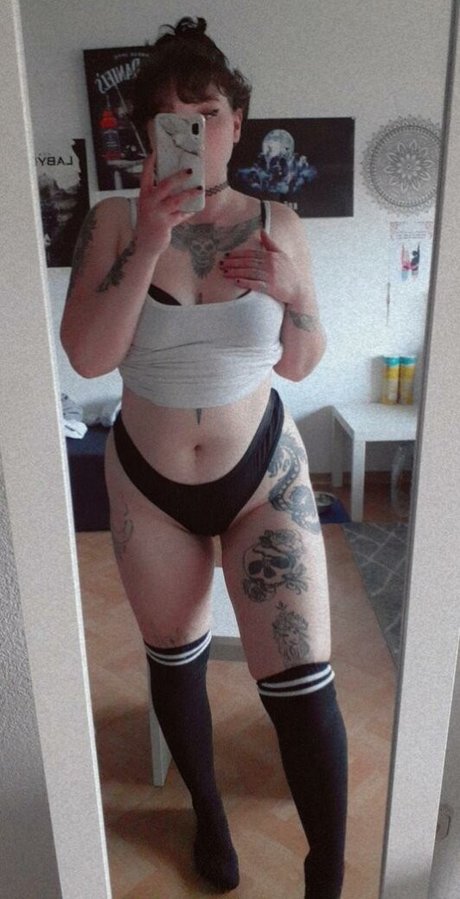 Lenaofficial Nacktbilder-Leaks von OnlyFans