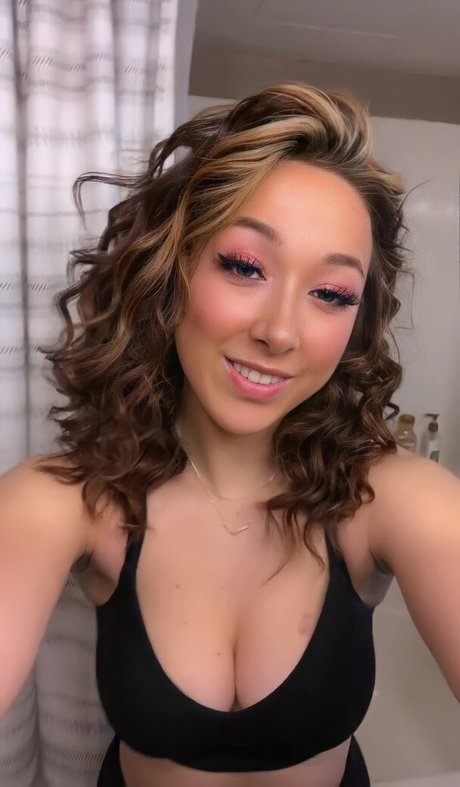 Presley Hine Brüste OnlyFans