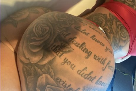 Louise McNamara Nackt geleakt OnlyFans