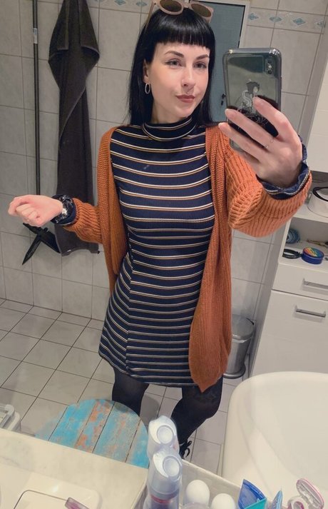 romisu Nacktbilder von OnlyFans geleakt