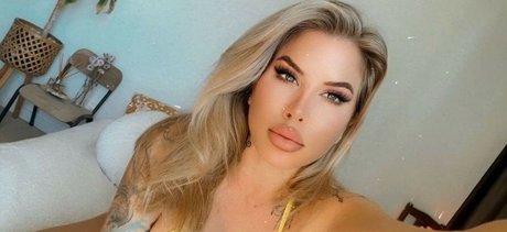 AvaArlo OnlyFans-Leaks