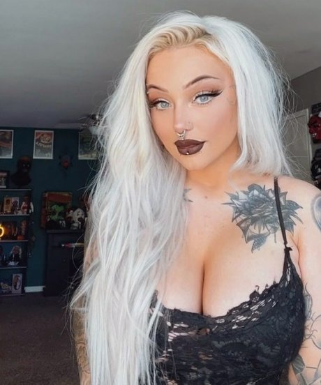 Screamqueen68 OnlyFans Bilder