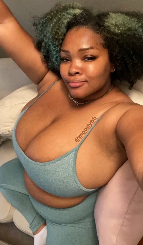 MsMoodyBB OnlyFans Bilder