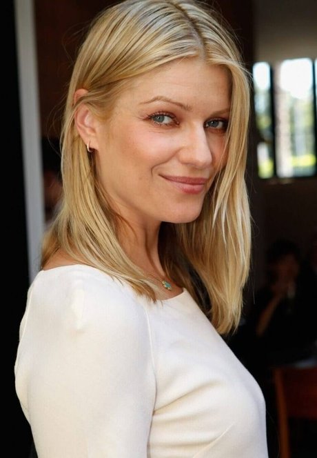 Ivana Milicevic OnlyFans Striptease