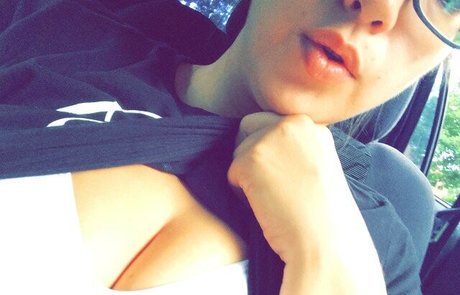 Silvercharmer OnlyFans Lesbisch