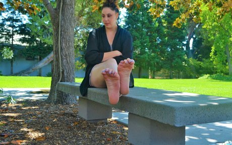 Malia Arrayah OnlyFans Striptease