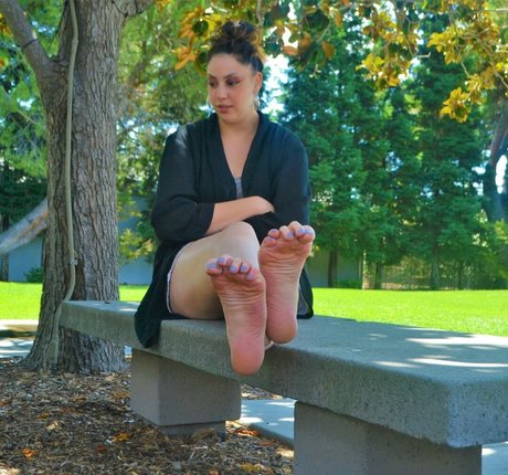 Malia Arrayah Nur für Fans