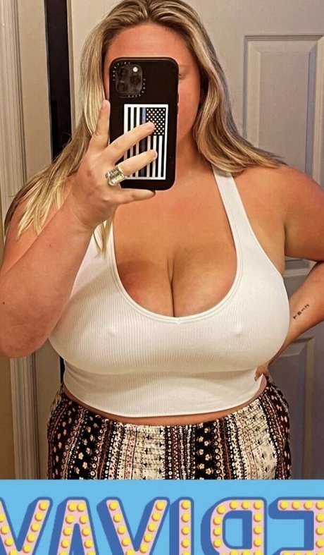 Emma Burzynski OnlyFans Lesbisch