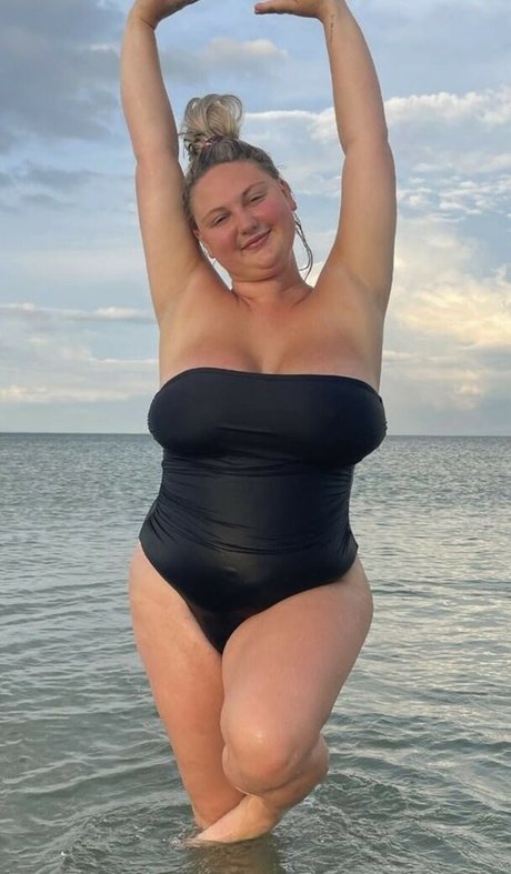 Emma Burzynski OnlyFans Nacktbilder geleakt