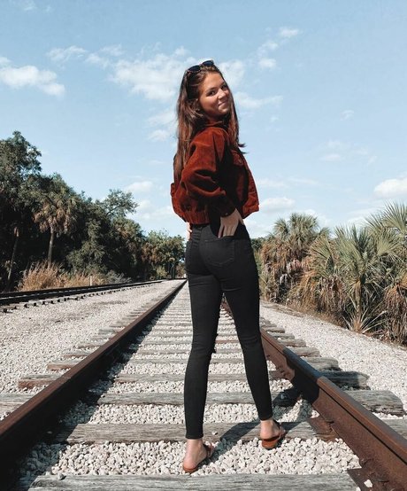 lillyackerman OnlyFans-Pornos