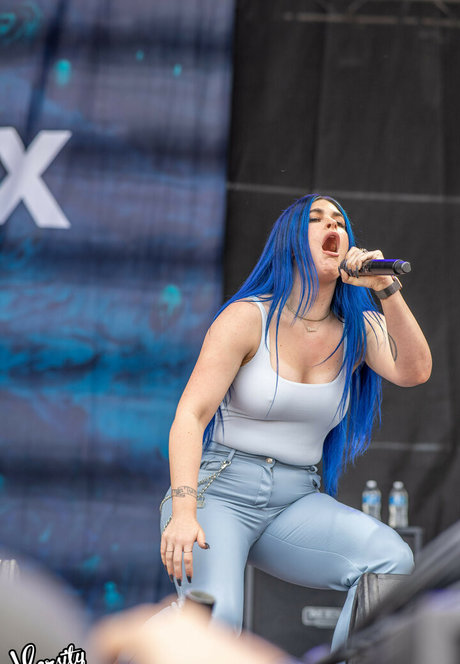 WomenMetal OnlyFans Nacktbilder