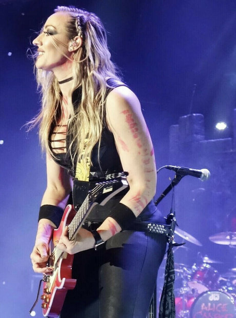 WomenMetal Heiße OnlyFans Inhalte