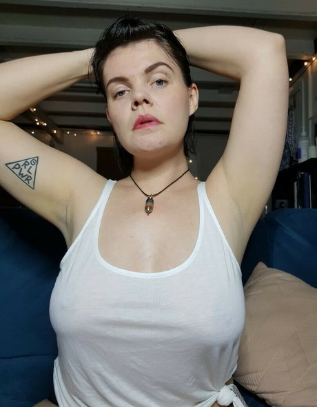 Hanasolo OnlyFans explizite Inhalte