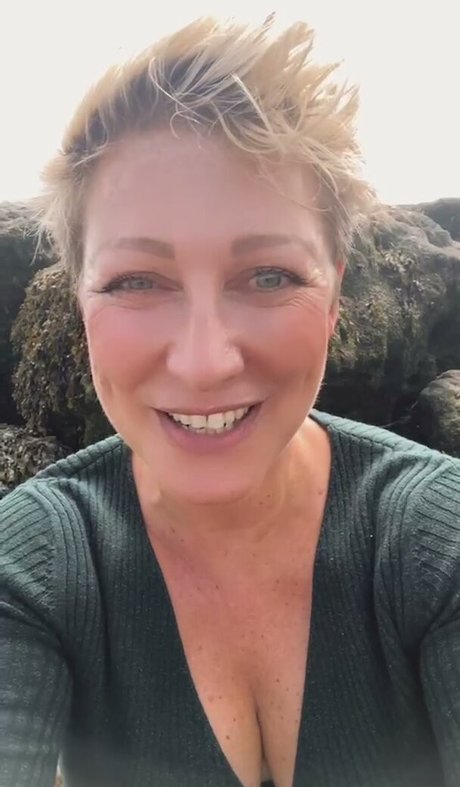 Becky Mantin Nacktpornos auf OnlyFans