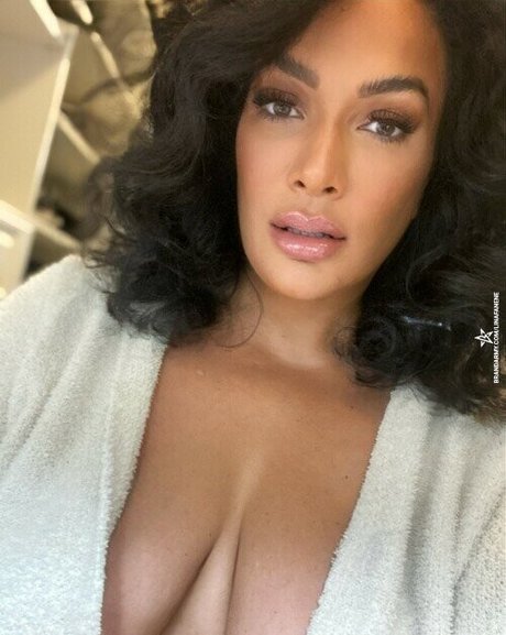 Lina Fanene Nackt auf OnlyFans