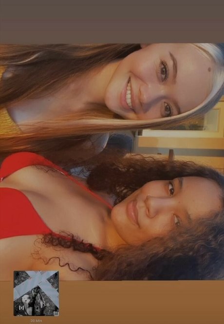 ASMR Lia Sextape OnlyFans Nacktbilder